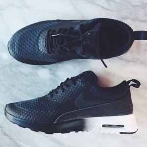 Ombré Nike Thea size 8 Black